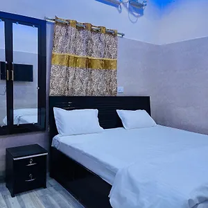  Guest house Saroja Paying India